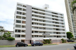 Отель Queensleigh Holiday Apartments  Серферс-Парадайс